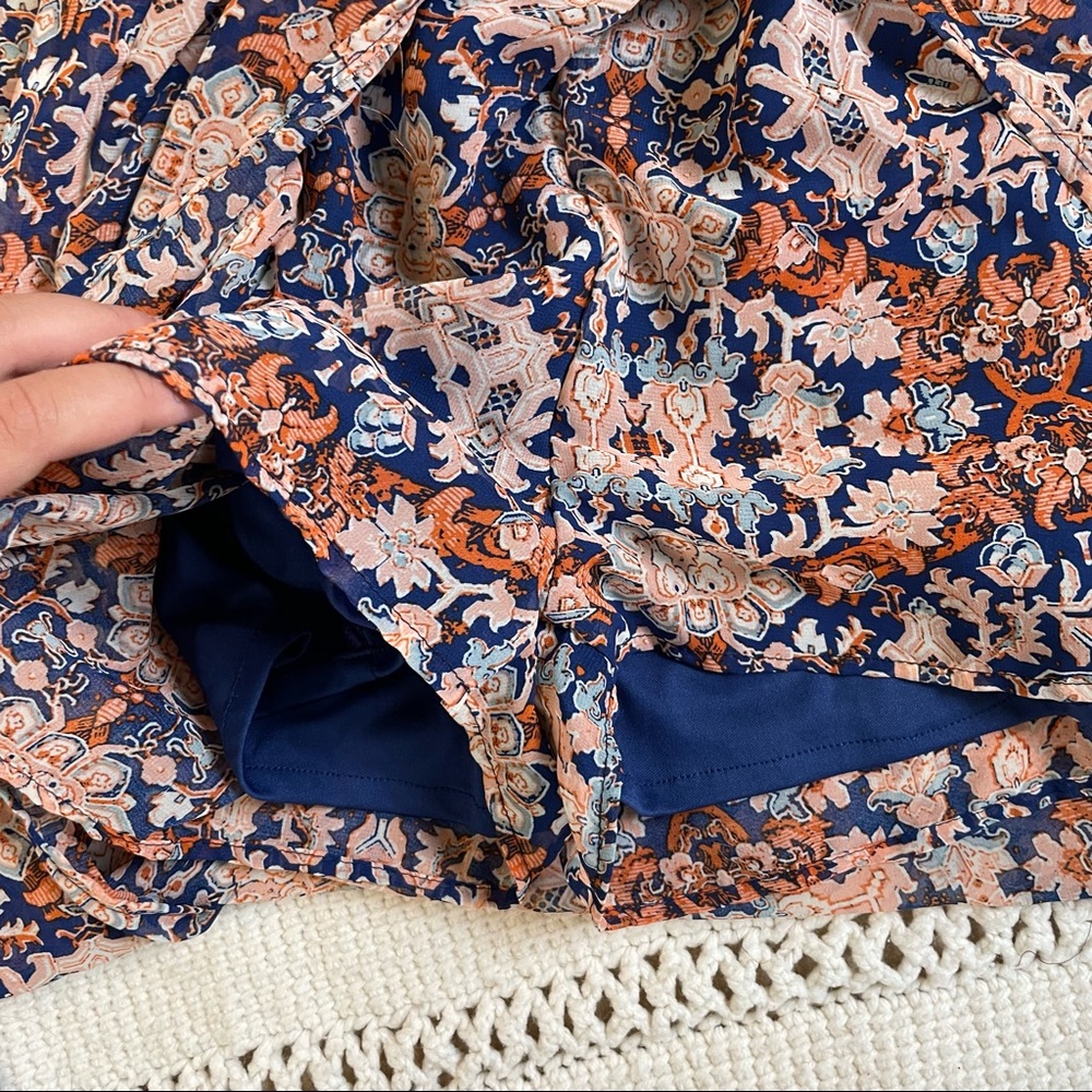 Floral Pattern Romper - Picture 2 of 4